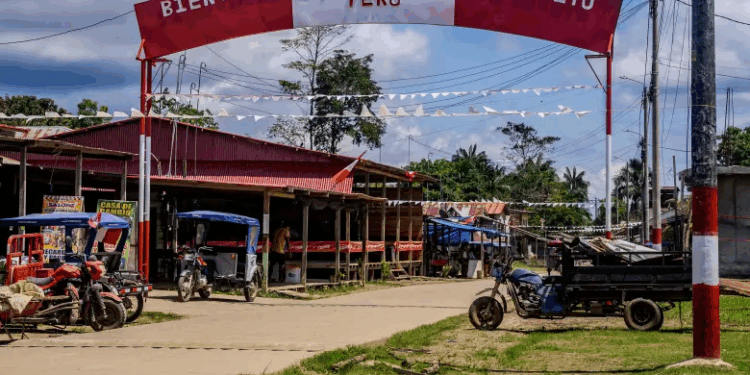 Habitantes de isla que gobierno disputa con Perú, dicen sentirse peruanos
