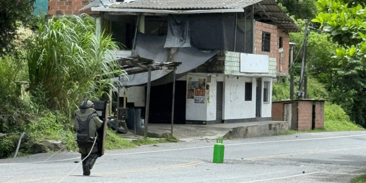Tropas del Ejército Nacional neutralizan atentados terroristas del ELN en zona rural de Antioquia 