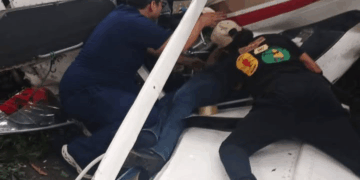 Pequeña aeronave cayó en inmediaciones del estadio Atanasio Girardot de Medellín.