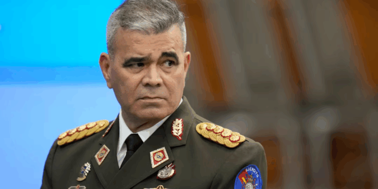 Ministro de Defensa venezolana traza estrategia militar desde un búnker