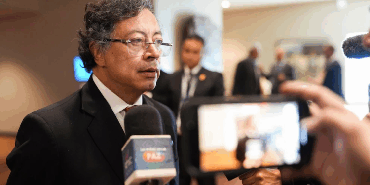 Tras la liberación de secuestrados por Hamás políticos colombianos criticaron a Gustavo Petro: “Petro no fue capaz de hacer nada ” 