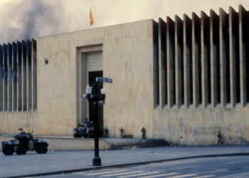 “No fue una acción genial, sino demencial ”: presidente de la Corte Constitucional le responde a Petro sobre su afirmación de la toma del Palacio de Justicia 