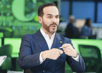 Abelardo de la Espriella propone encuesta abierta antes del 10 de diciembre para definir candidatura unificada y derrotar al ‘petrosantismo’ 