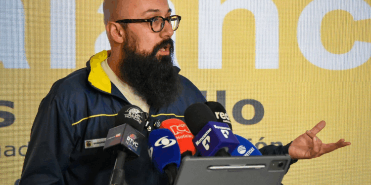 “Es una canallada ”, Carlos Carrillo, director de la UNGRD, responde señalamientos sobre el fondo adaptación.