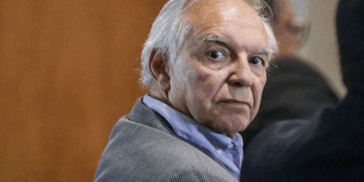 Orden de captura en su contra habría causado una descompensación en la salud del exministro Ricardo Bonilla por el mega escándalo de corrupción del gobierno de Gustavo Petro en la UNGRD con los dineros del agua de La Guajira. 