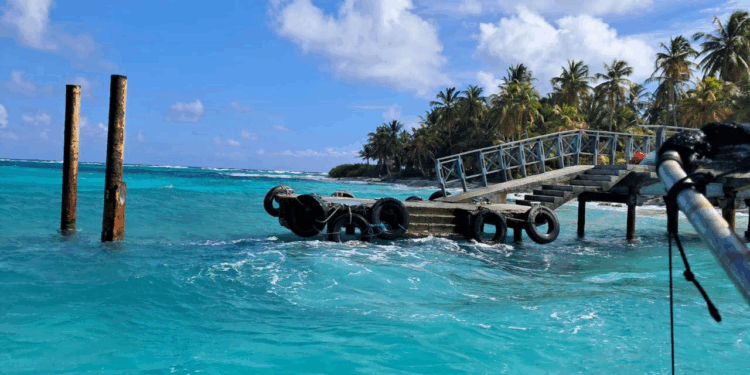 Coralina tuvo que esperar el accidente de la turista expulsada de su lancha por el fuerte oleaje el pasado 5 de febrero para adecuar y exigir el embarque y desembarque de Johnny Cay por un muelle 