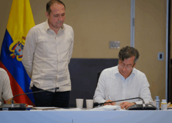 Presidente Gustavo Petro firmó el día de hoy la solicitud para convocar a una Asamblea Nacional Constituyente