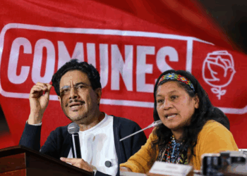 Comunes, partido surgido de las extintas FARC, anuncia su respaldo oficial a la candidatura presidencial de Iván Cepeda