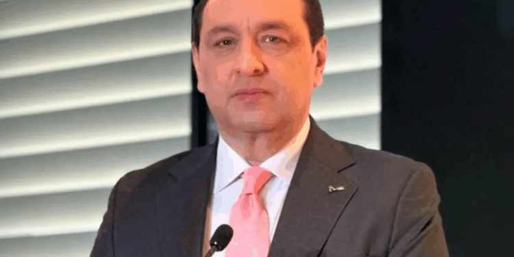 Abogada dice que a Jorge Alfredo Vargas lo obligaron a renunciar, y advierte que podría revertir el acuerdo de mutuo y demandar si se comprueba su inocencia 