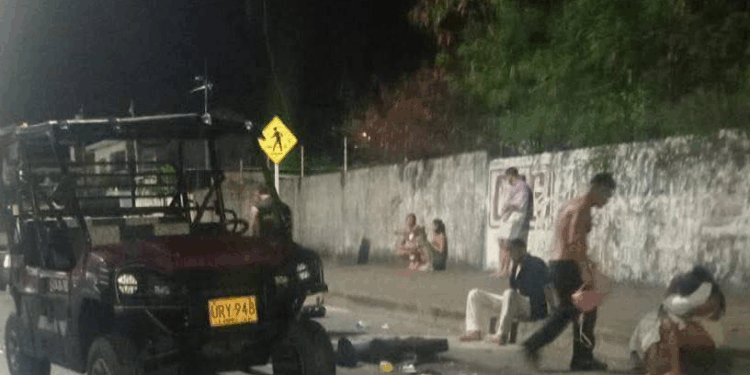 En menos de 24 horas tres graves accidentes; las mulitas son un grave peligro en las vías de San Andrés y las autoridades no están haciendo nada para controlarlas. 