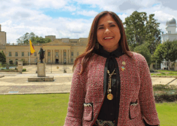 Reforma al régimen de carreras administrativas promovida por representante Elizabeth Jay-Pang Díaz evitará conflictos migratorio-laborales a la hora de proveer cargos en el departamento por vía de concursos nacionales 
