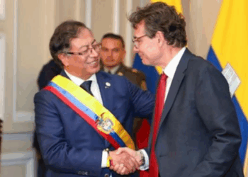 Exmimistro de Petro, Alejandro Gaviria explicó porque el primer gobierno de izquierda de Colombia ha sido el más corrupto de toda la historia política del país: la corrupción es parte esencial del gobierno Petro. 