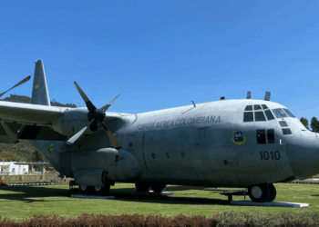 Subir a un avión de la Fuerza publica hoy día es una sentencia de muerte, advirtió en el congreso la senadora María Fernanda Cabal, tras el siniestro del Hércules de la FAC con más de 114 militares. 
