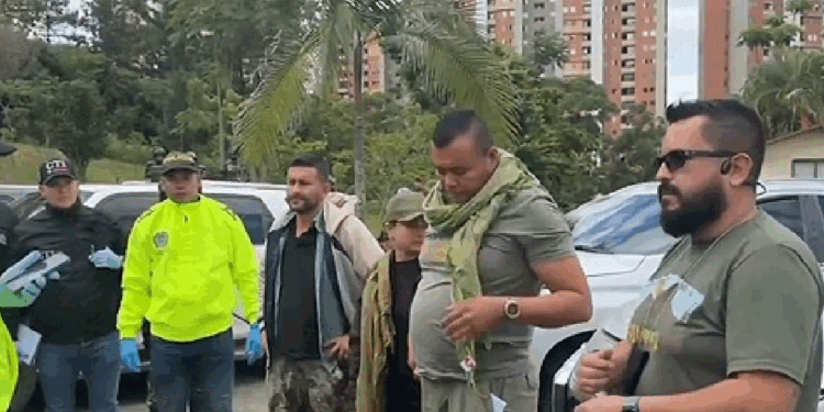 Gobernador de Antioquia responsabiliza a la Fiscal General de la Nación y al presidente Petro por haber liberado a alias Calarcá tras su captura en Antioquia y que posibilitó el crimen de Miguel Uribe Turbay 