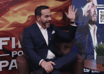 Candidato presidencial Abelardo de la Espriella advierte asociación criminal del gobierno de Petro con narcos excarcelados en Medellín para atentar contra las elecciones y teme por su vida. 
