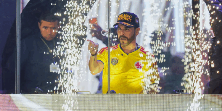 Juzgado revoca medida que prohibía a Abelardo de la Espriella usar la camiseta de la Selección Colombia en campaña