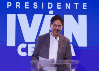 Iván Cepeda Castro afianza su rol de acusador de sus oponentes políticos y anuncia nueva denuncia penal contra Abelardo de la Espriella por supuesta corrupción en dineros de la salud. 