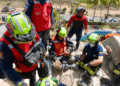 Equipo élite de Colombia avanza en el rescate de un menor en edificio colapsado en La Guaira, Venezuela  