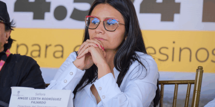 Revelan que diligencia médico-forense practicada a Angie Rodríguez habría arrojado trazas de intento de envenenamiento de la exdirectora del Dapre. 