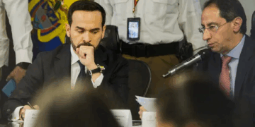 Listo el decreto que declara la Emergencia nacional para atender de mejor manera la catástrofe que dejó el terremoto del lunes en Colombia. Primer estado de excepción que usa el nuevo Gobierno Nacional