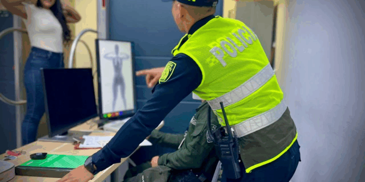 Policía Nacional intensifica controles preventivos en el aeropuerto de San Andrés