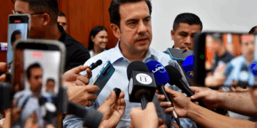 Ministro de Interior verifica la situación de tragedia en Risaralda por delegación del presidente Abelardo de la Espriella.