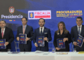 Presidente De la Espriella entrega a la Fiscalía el ‘Libro de la Verdad’ con más de 80 hallazgos de presunta corrupción del gobierno Petro