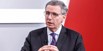 «Colombia debe saber la verdad de la grave crisis en que el gobierno Petro dejó al país: en 4 años derrocharon el erario en viajes, embajadas, lagartos, patos y contratos leoninos»: Ministro de Hacienda