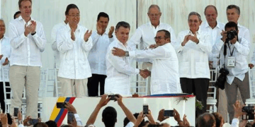 Fuerte editorial de director de RCN Radio, Juan Lozano: proceso de paz de Juan Manuel Santos solo buscó un premio Nobel de paz.