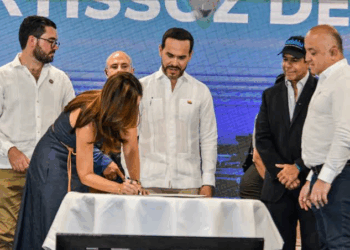 Distrito de Barranquilla aportará $40.000 millones para modernizar el aeropuerto Ernesto Cortissoz