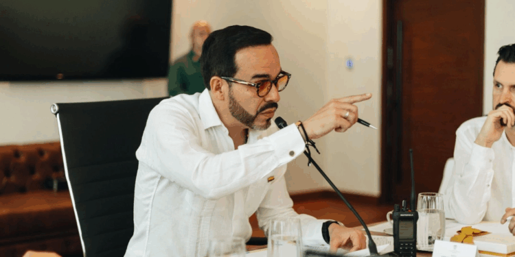 A la una de la madrugada el presidente Abelardo de la Espriella ordenó bombardear al ELN